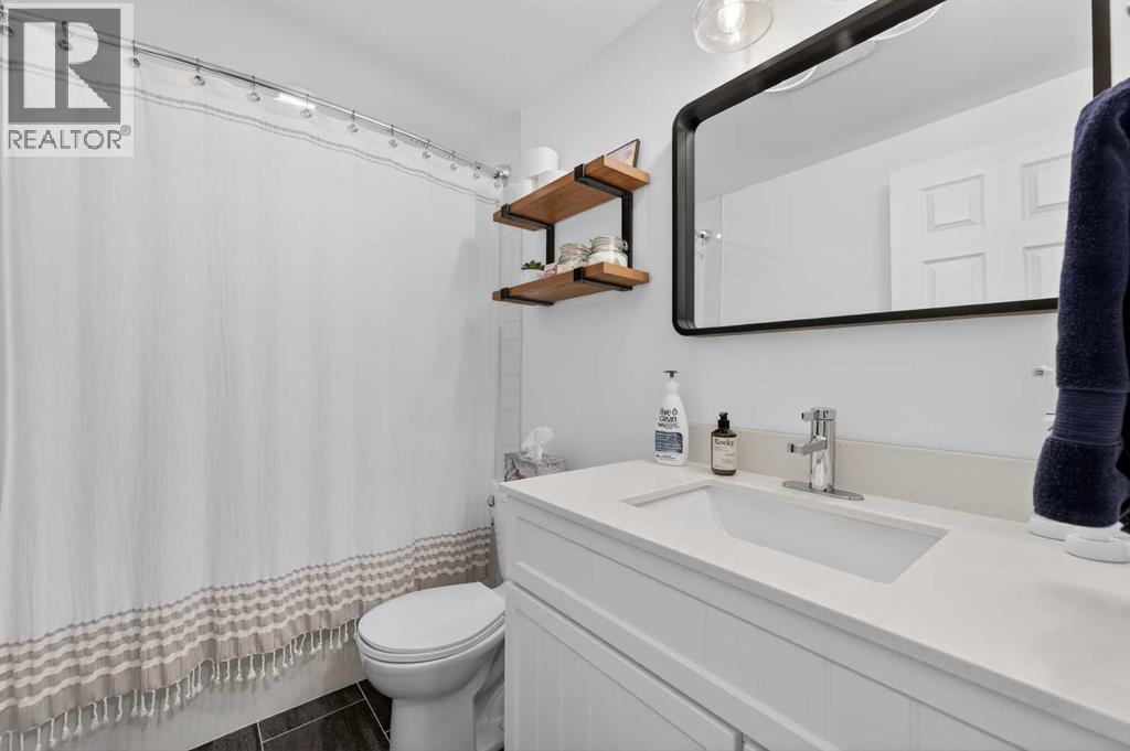 Single Family House for Sale in  Queen Anne Close SE Queensland Calgary 