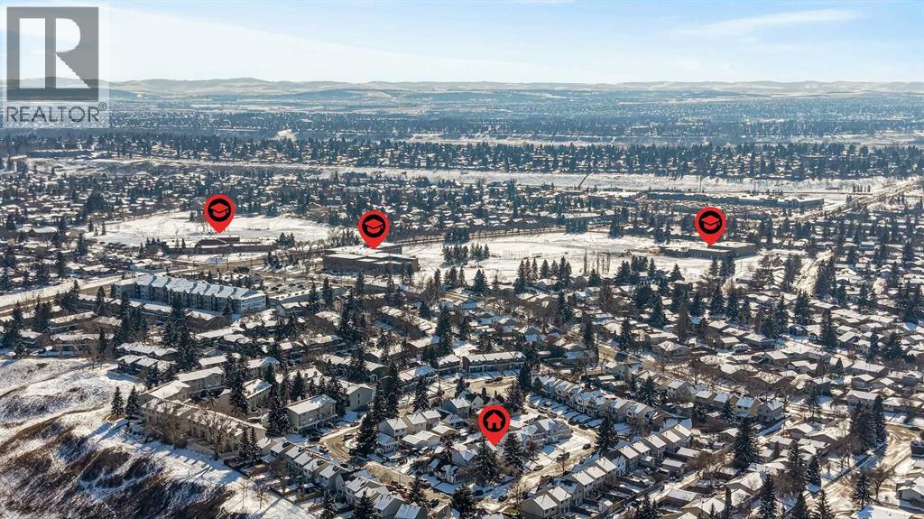 Single Family House for Sale in  Queen Anne Close SE Queensland Calgary 