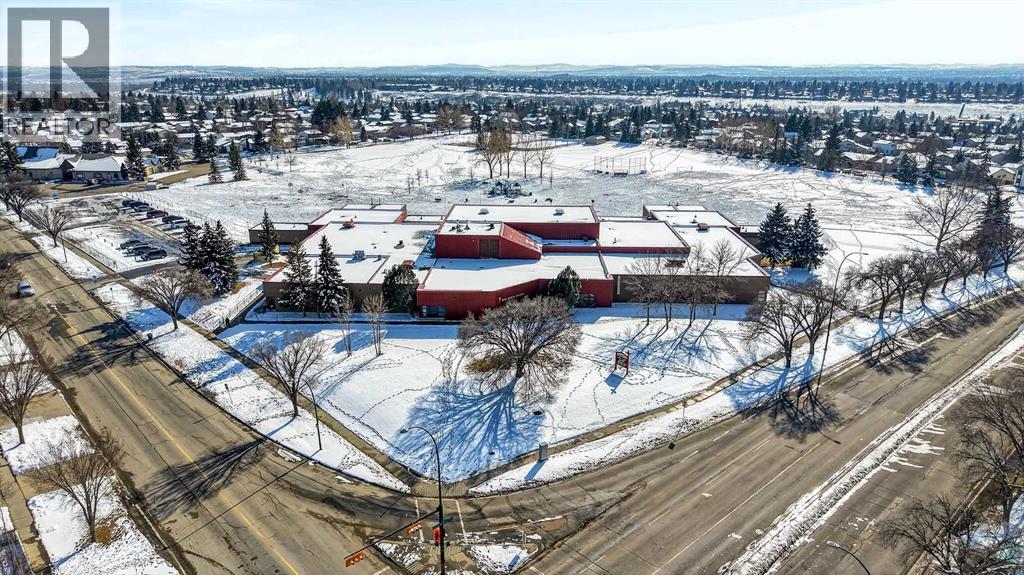 Single Family House for Sale in  Queen Anne Close SE Queensland Calgary 