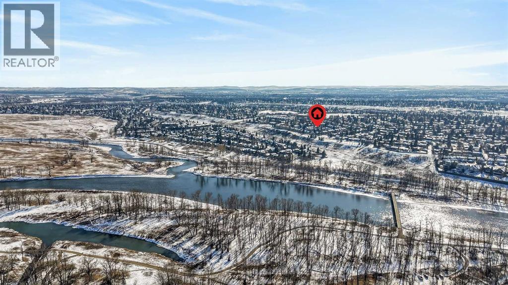 Single Family House for Sale in  Queen Anne Close SE Queensland Calgary 