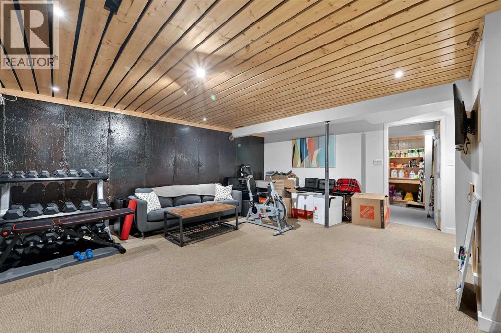 Single Family House for Sale in  Queen Anne Close SE Queensland Calgary 