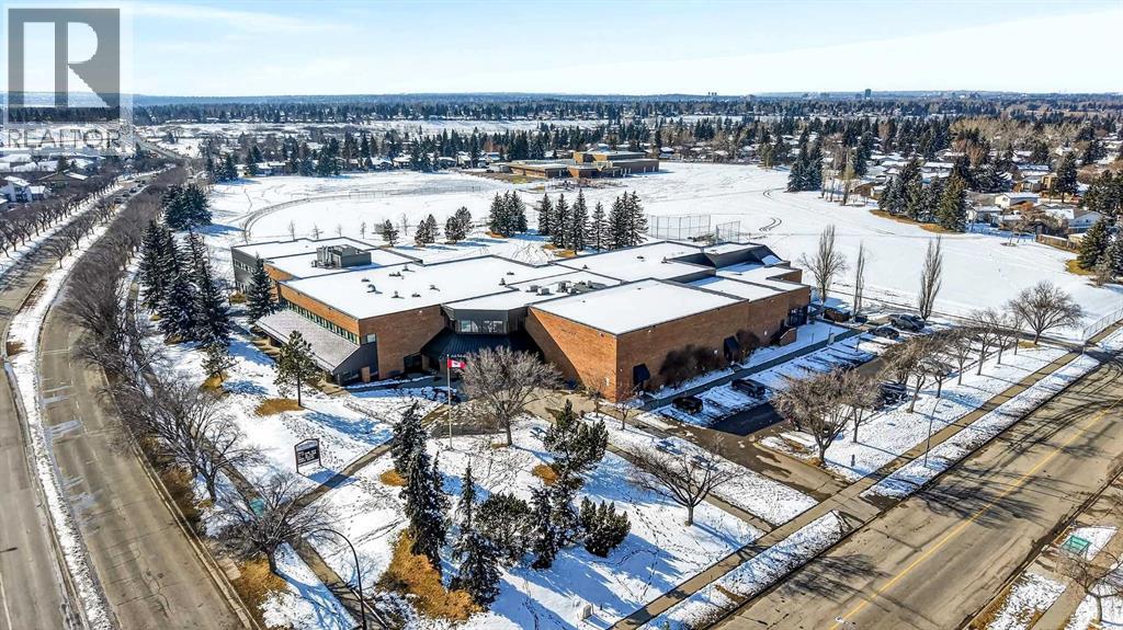 Single Family House for Sale in  Queen Anne Close SE Queensland Calgary 