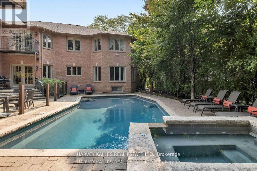 52 BERKINDALE DRIVE - 27