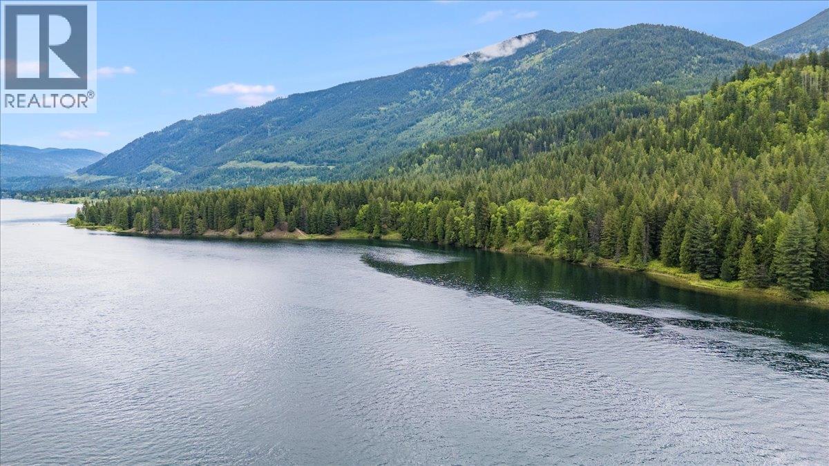 1864 Highway 3A, Castlegar