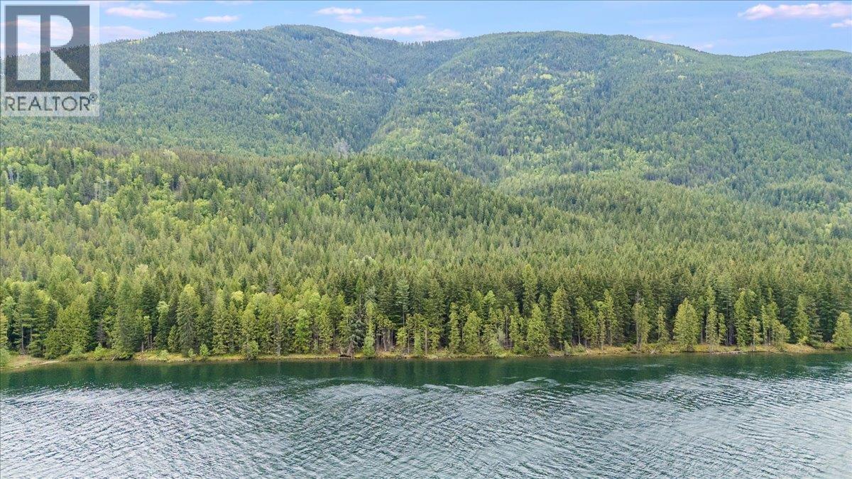 1864 Highway 3A, Castlegar