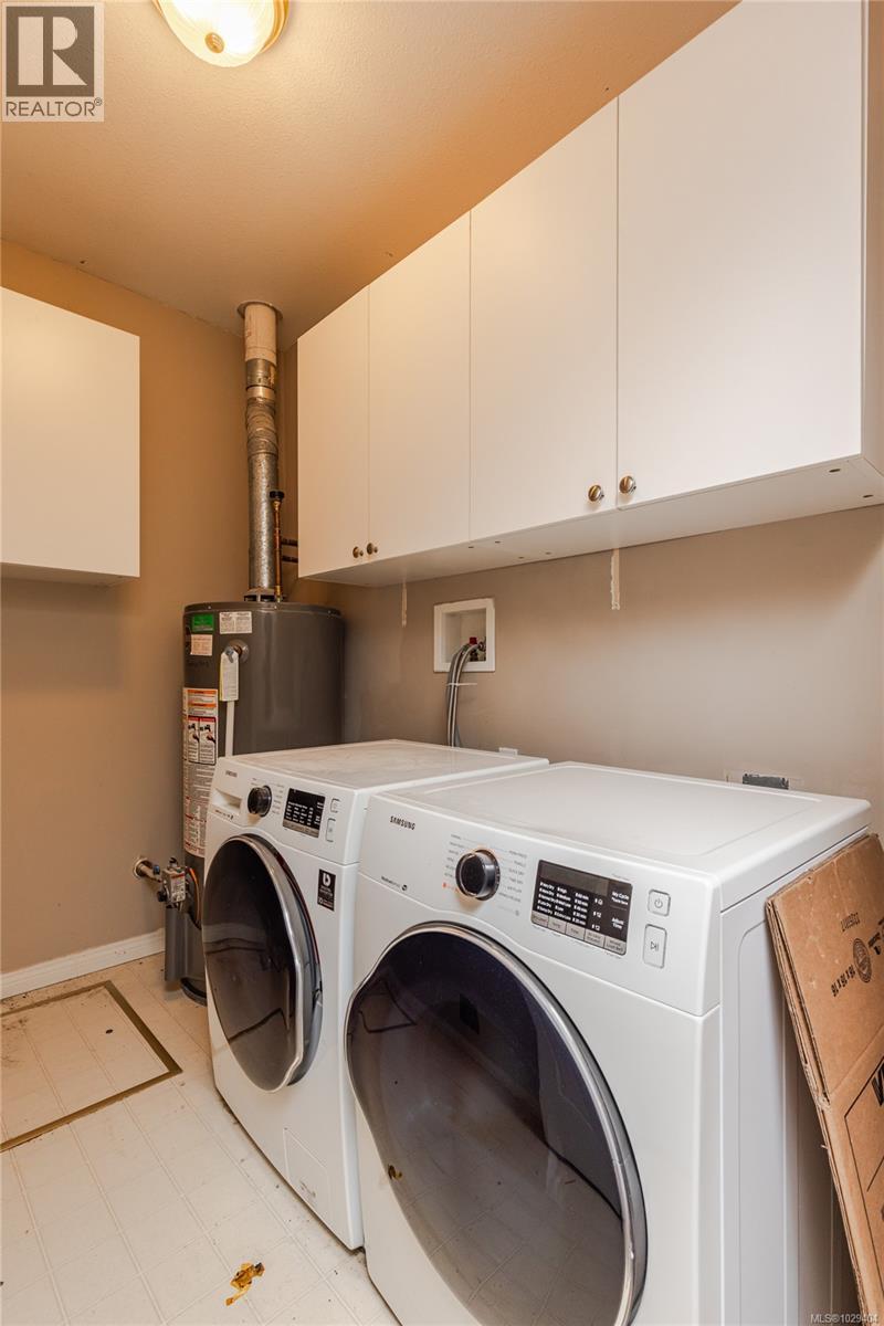 5256 ARBOUR CRES - 23