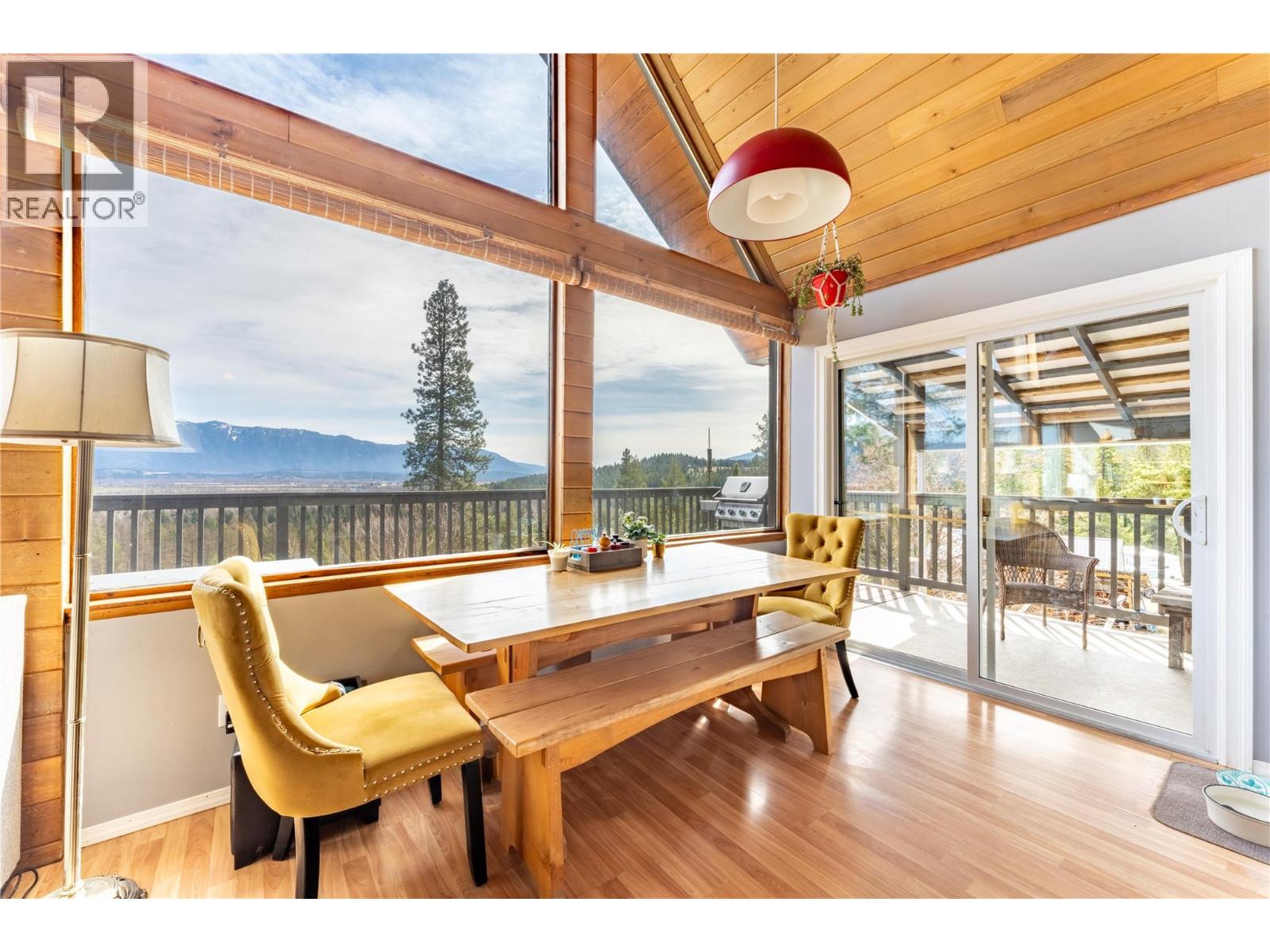 2250 Cedar Hill Road, Creston