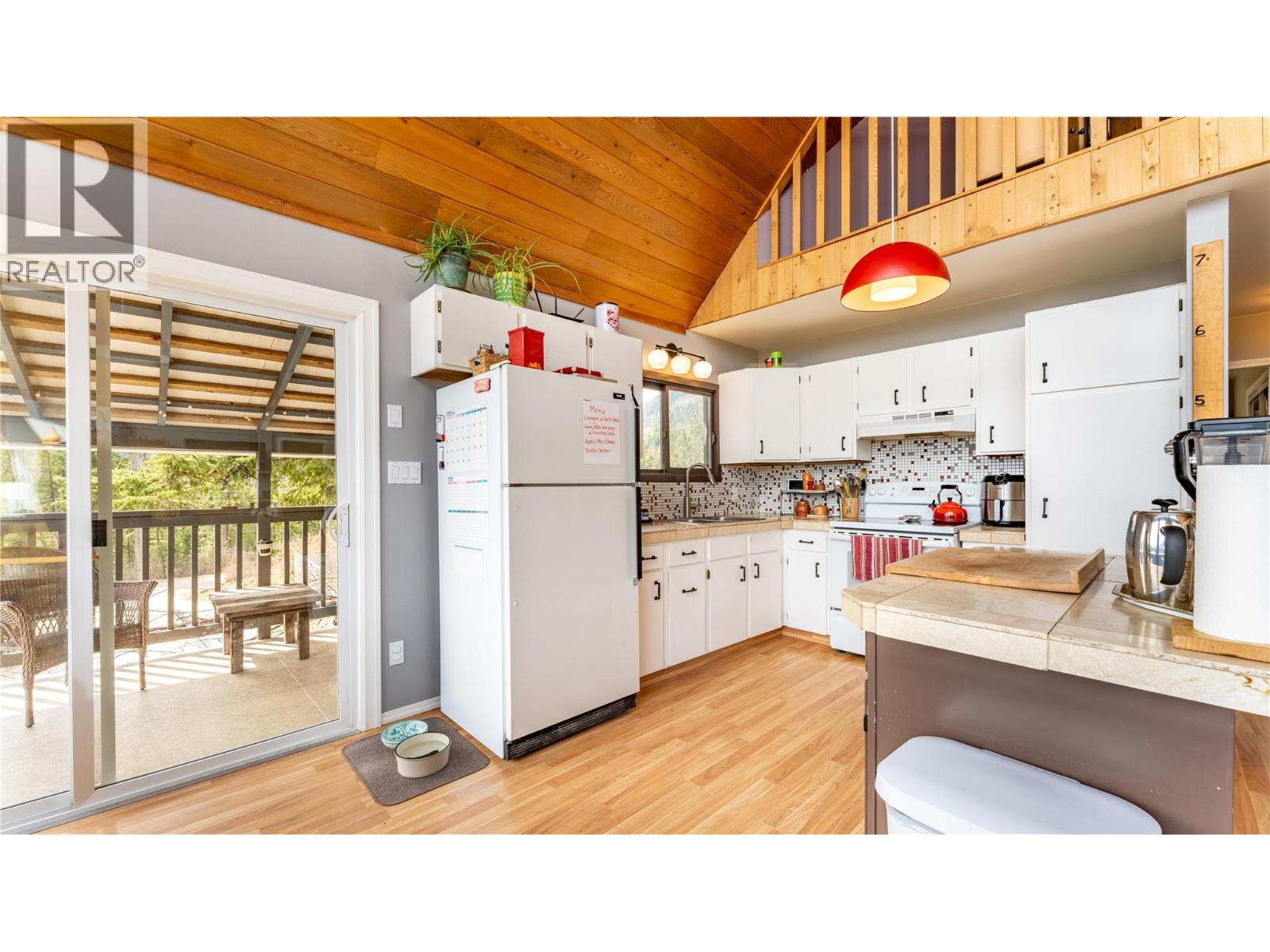 2250 Cedar Hill Road, Creston