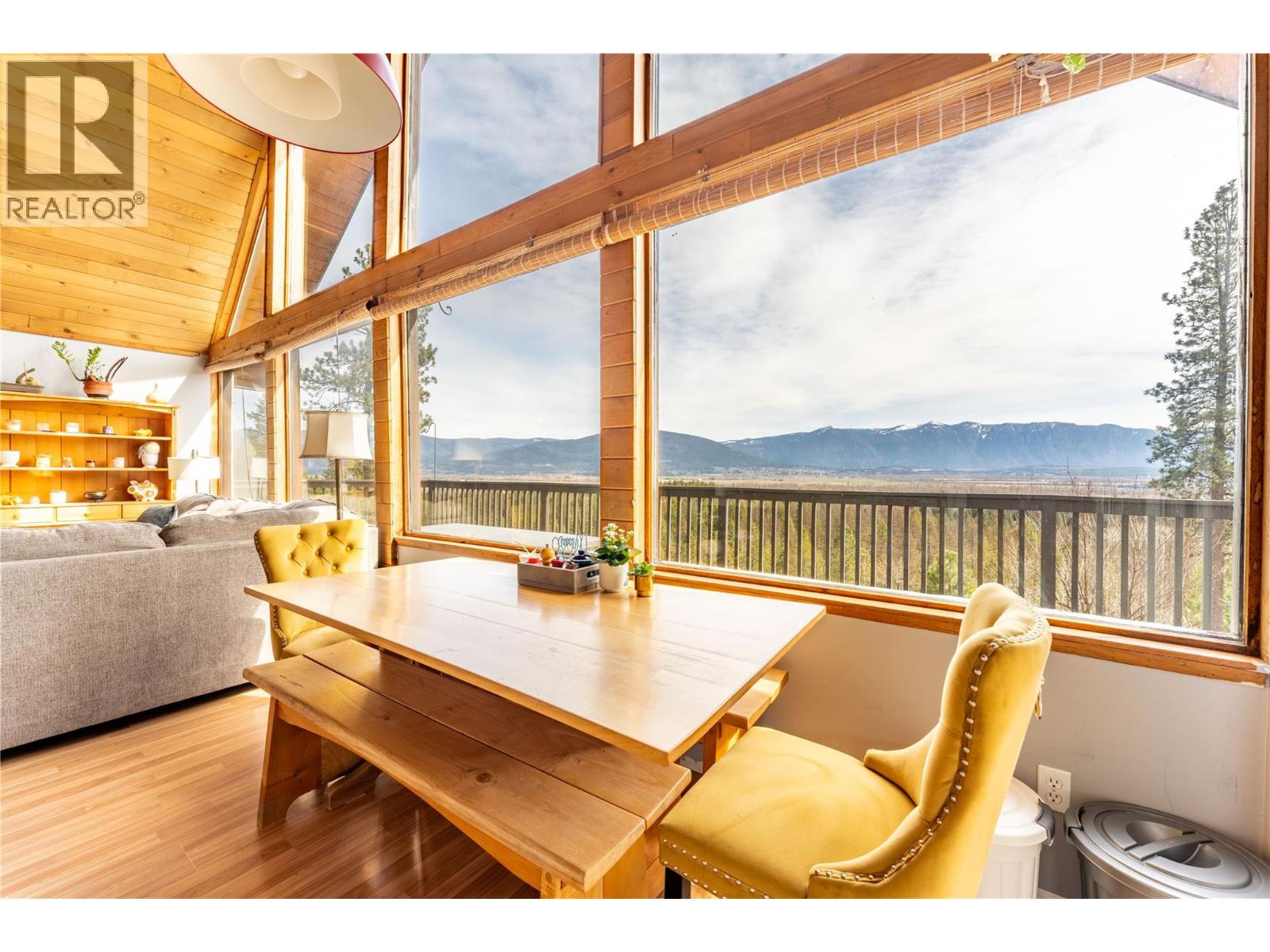 2250 Cedar Hill Road, Creston