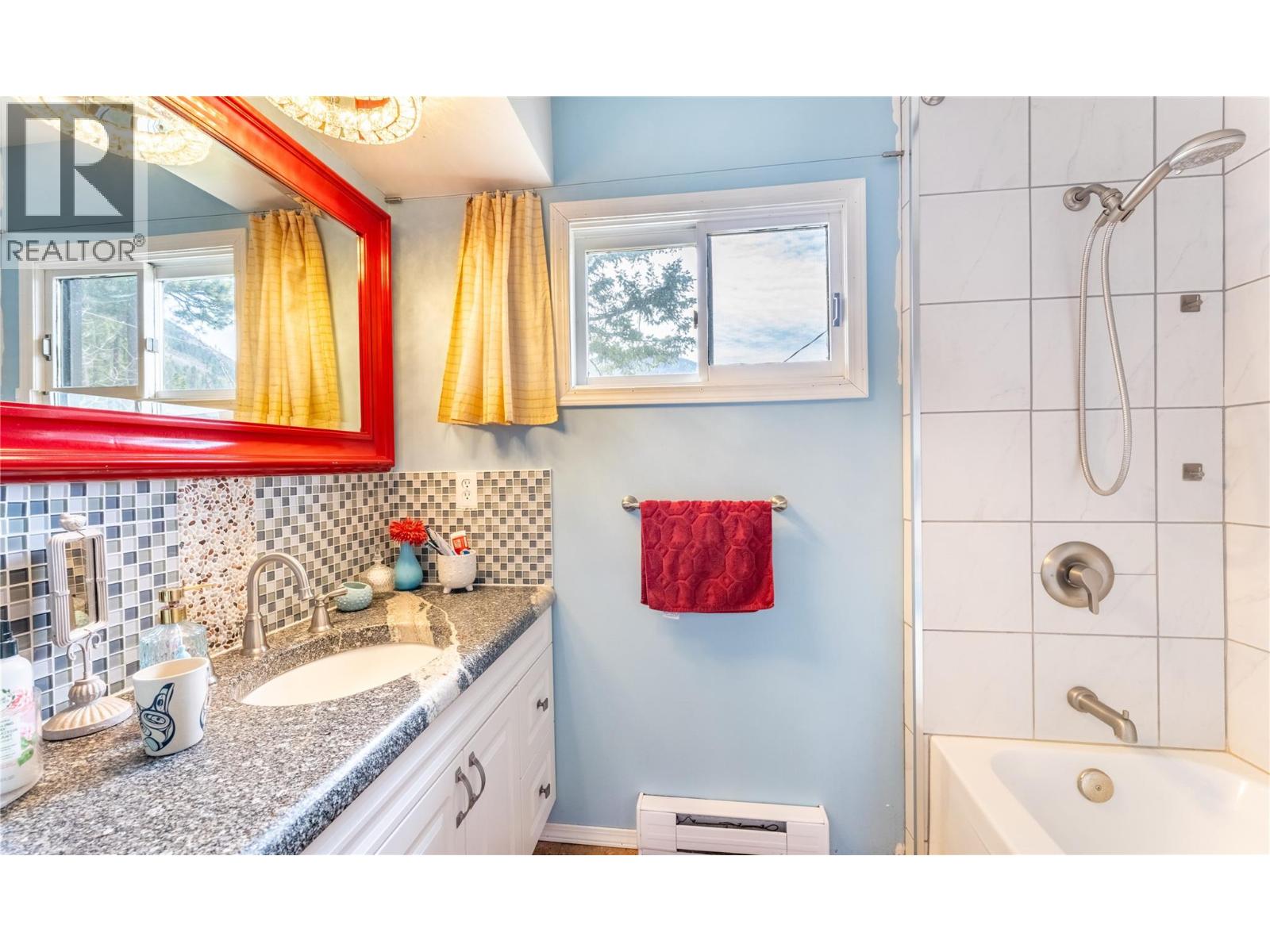 2250 Cedar Hill Road, Creston