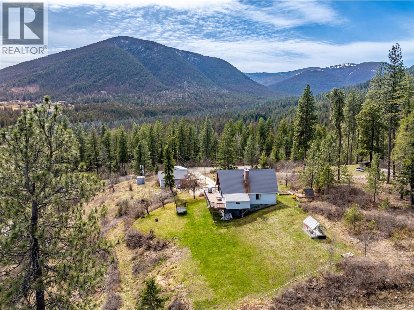2250 Cedar Hill Road, Creston