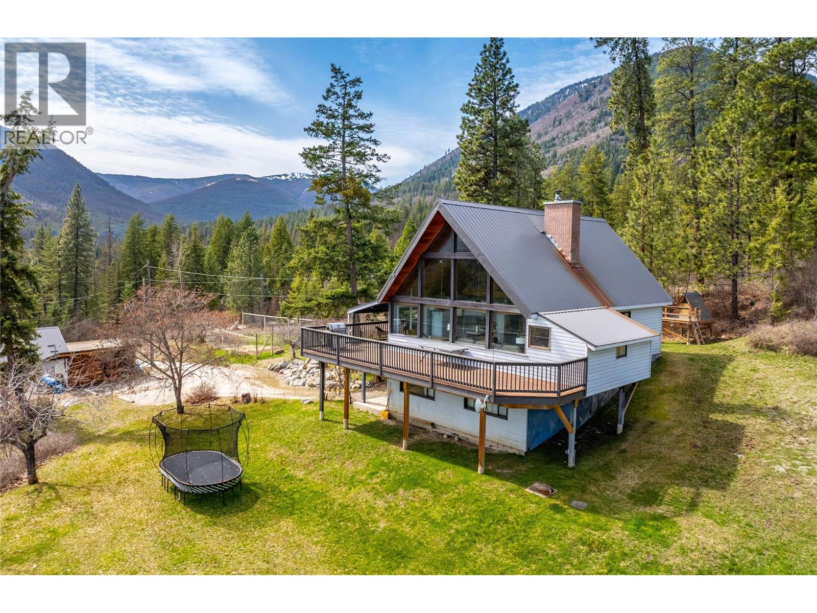 2250 Cedar Hill Road, Creston