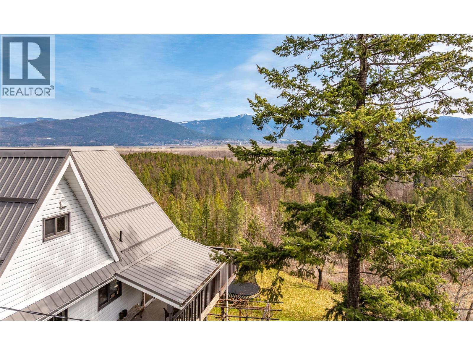 2250 Cedar Hill Road, Creston