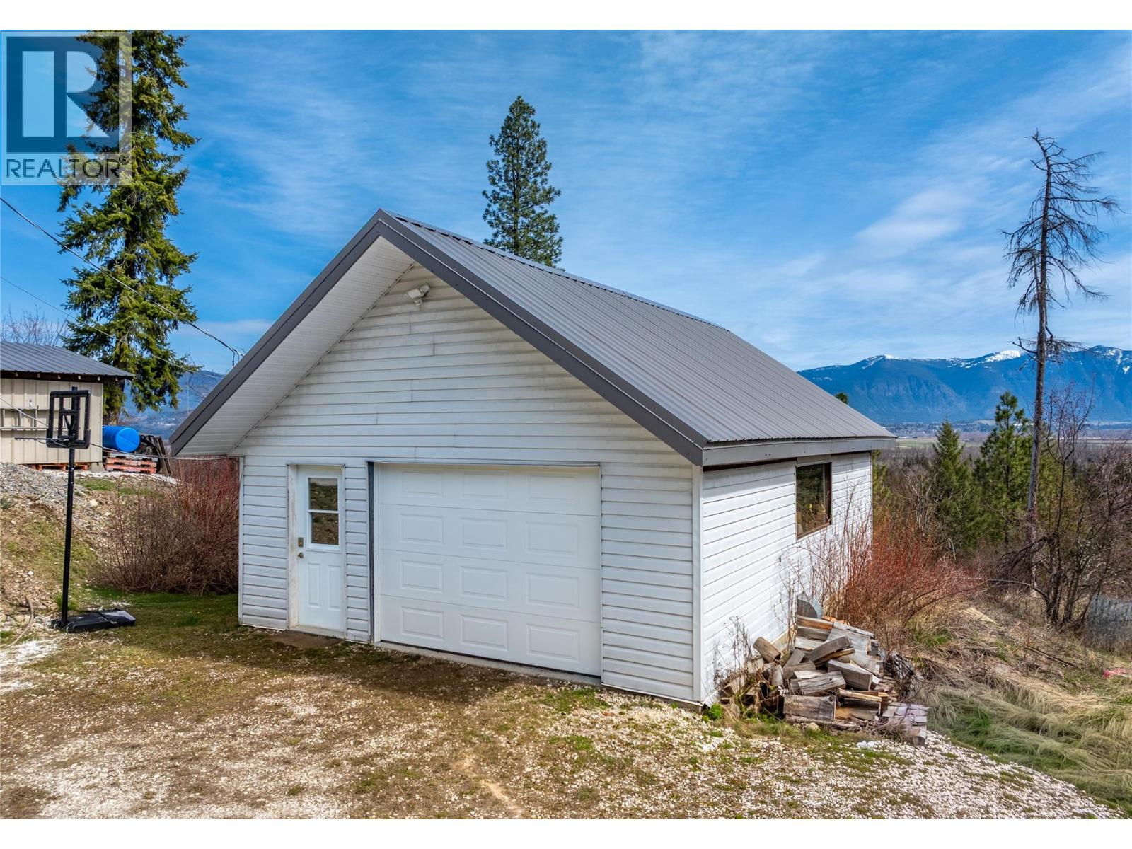 2250 Cedar Hill Road, Creston
