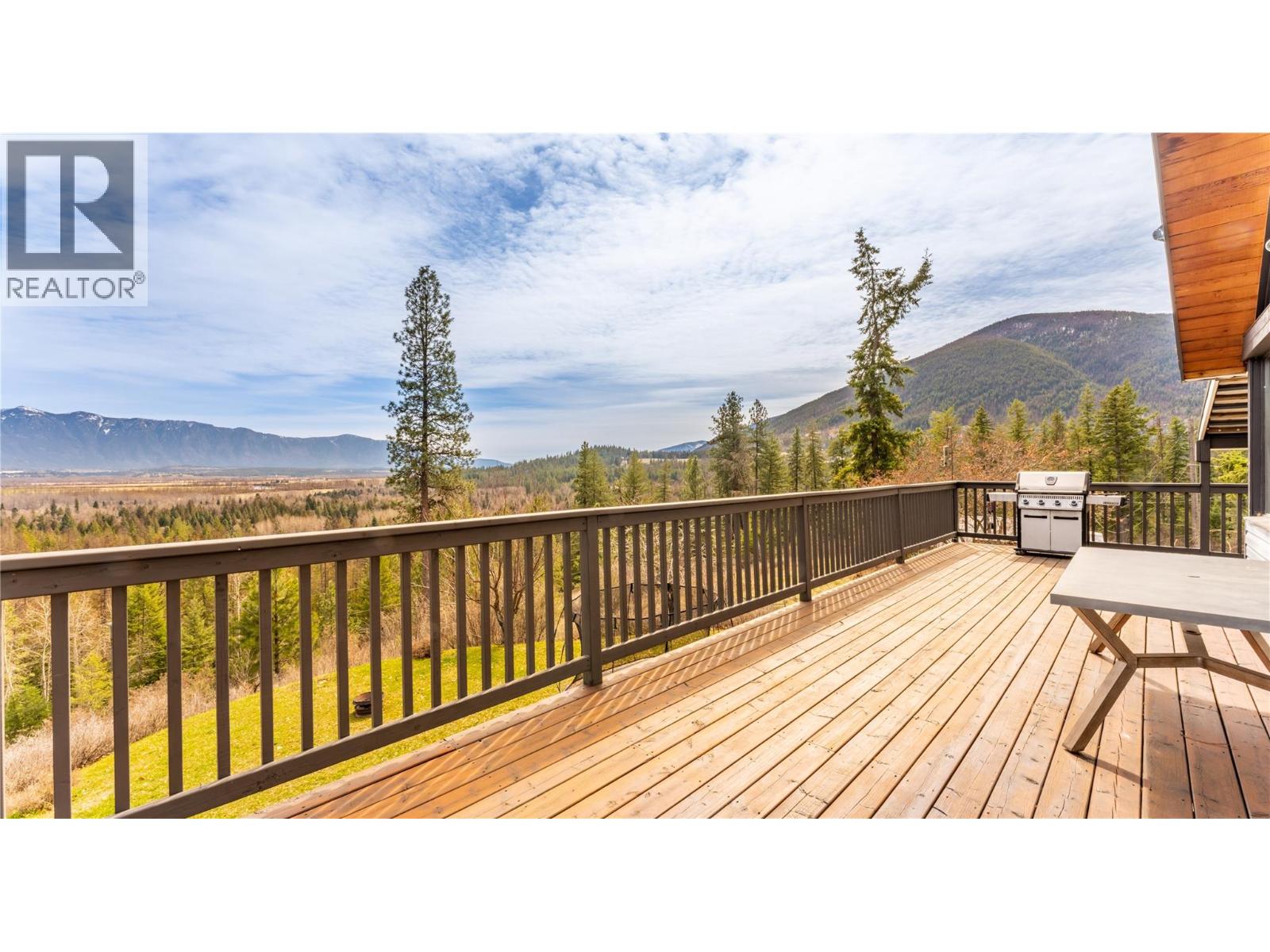 2250 Cedar Hill Road, Creston