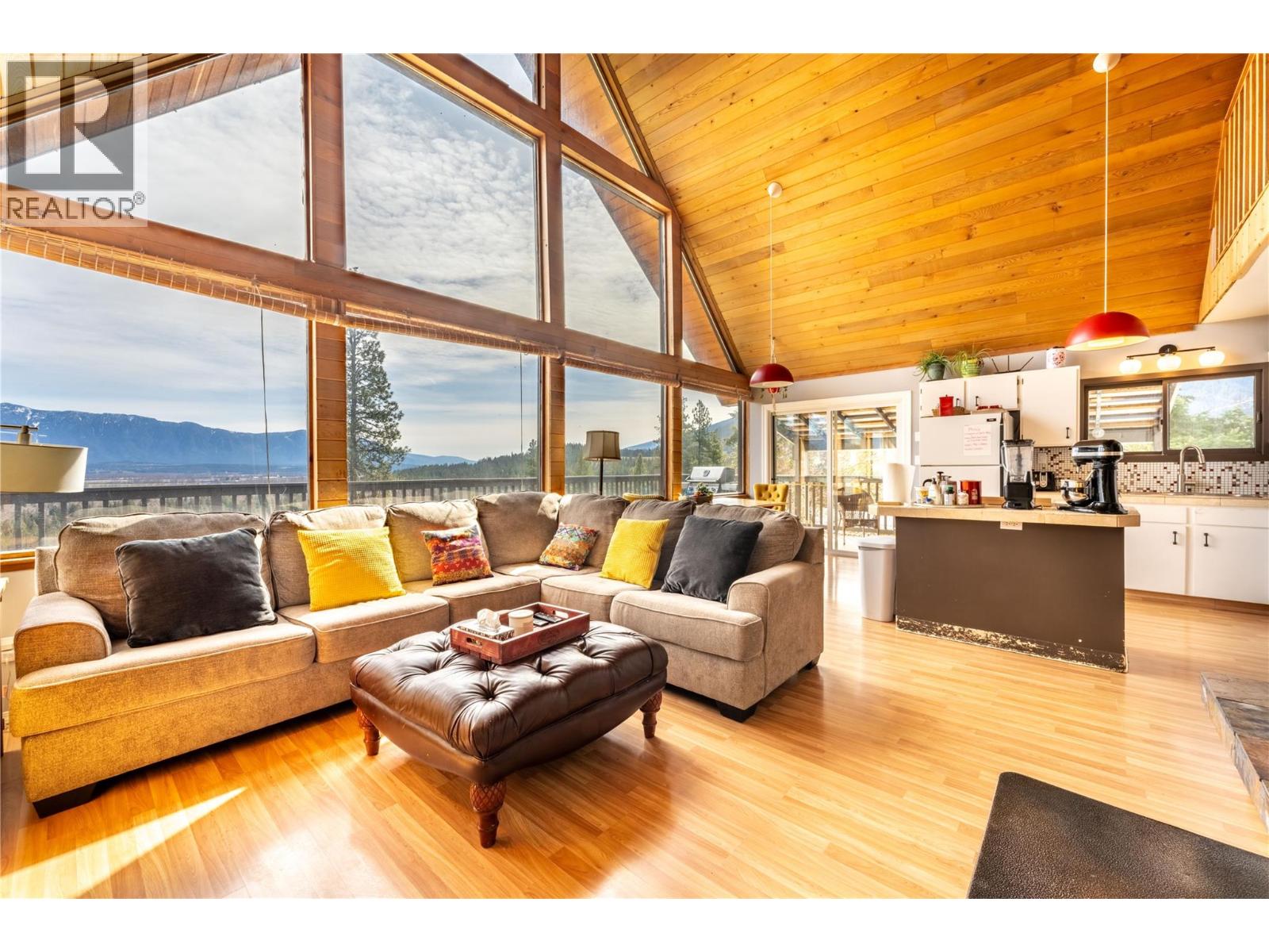 2250 Cedar Hill Road, Creston