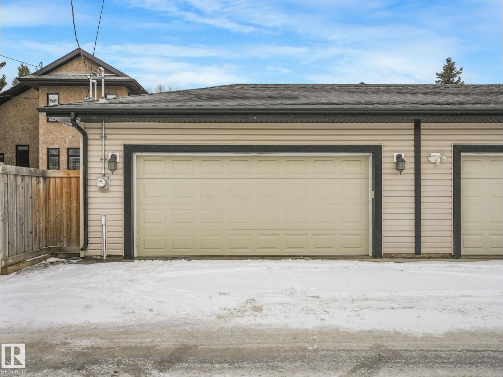 8318 79 AV NW, Edmonton