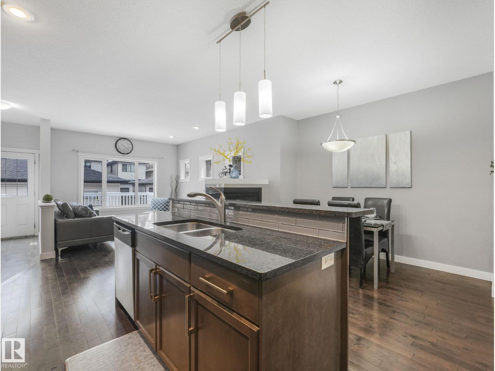 8318 79 AV NW, Edmonton