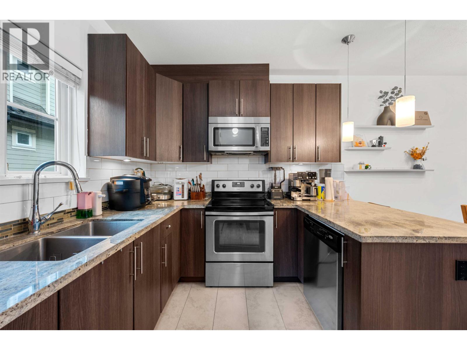 225 3888 NORFOLK STREET, Burnaby