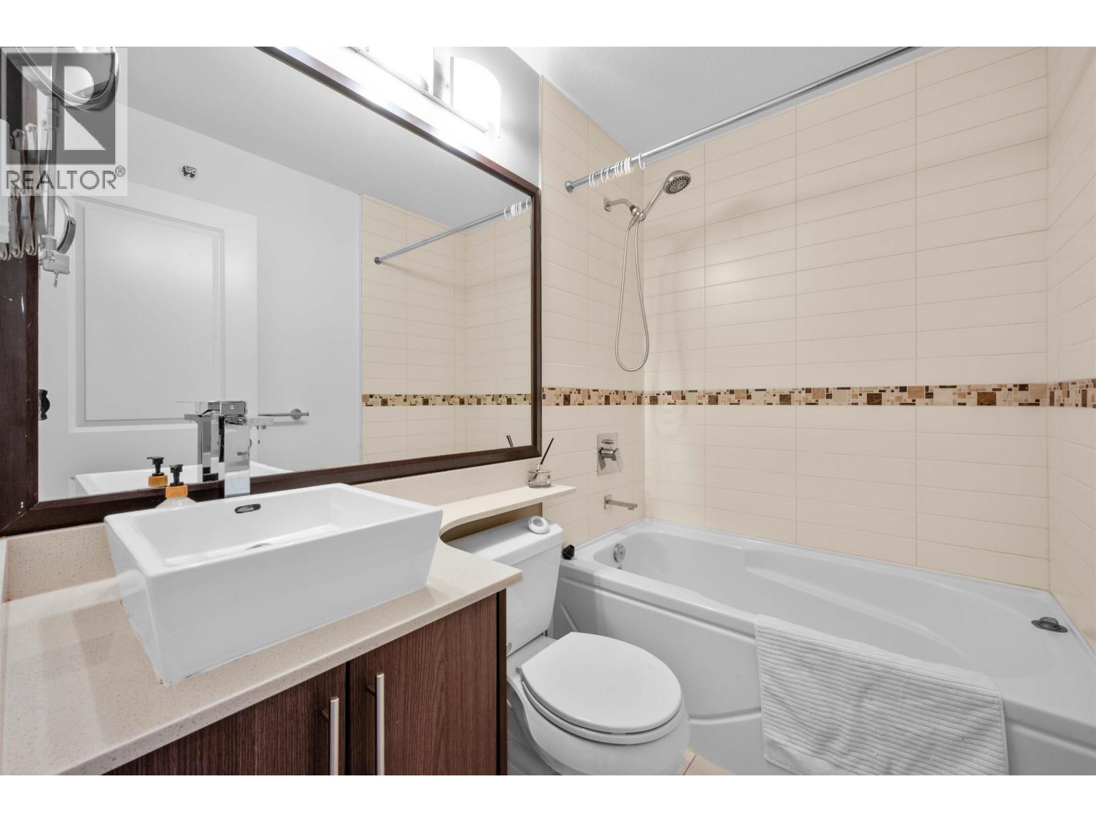 225 3888 NORFOLK STREET, Burnaby