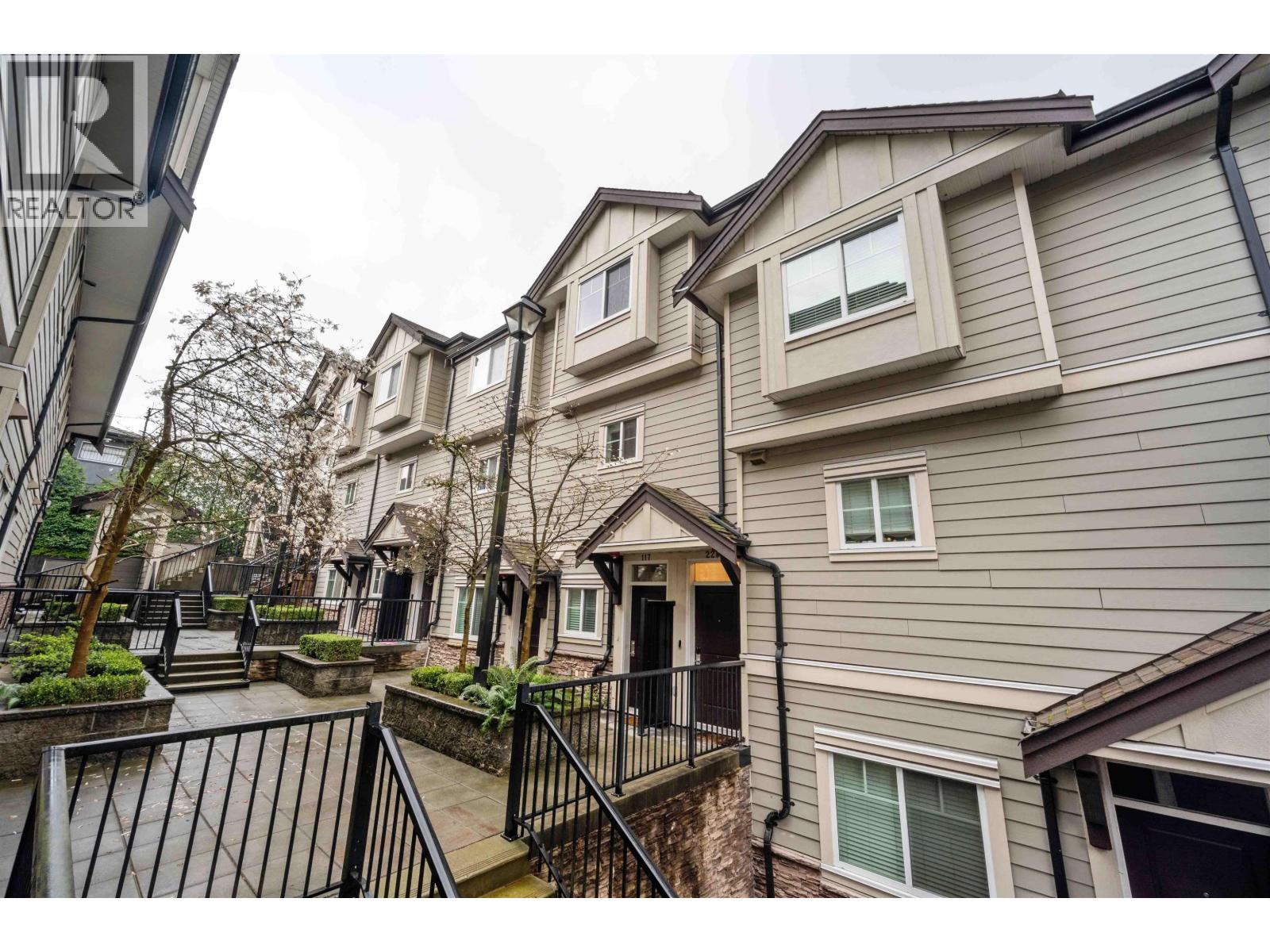 225 3888 NORFOLK STREET, Burnaby