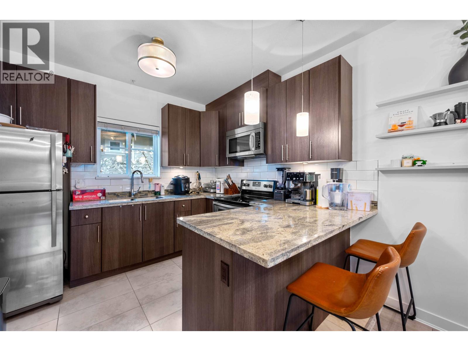 225 3888 NORFOLK STREET, Burnaby