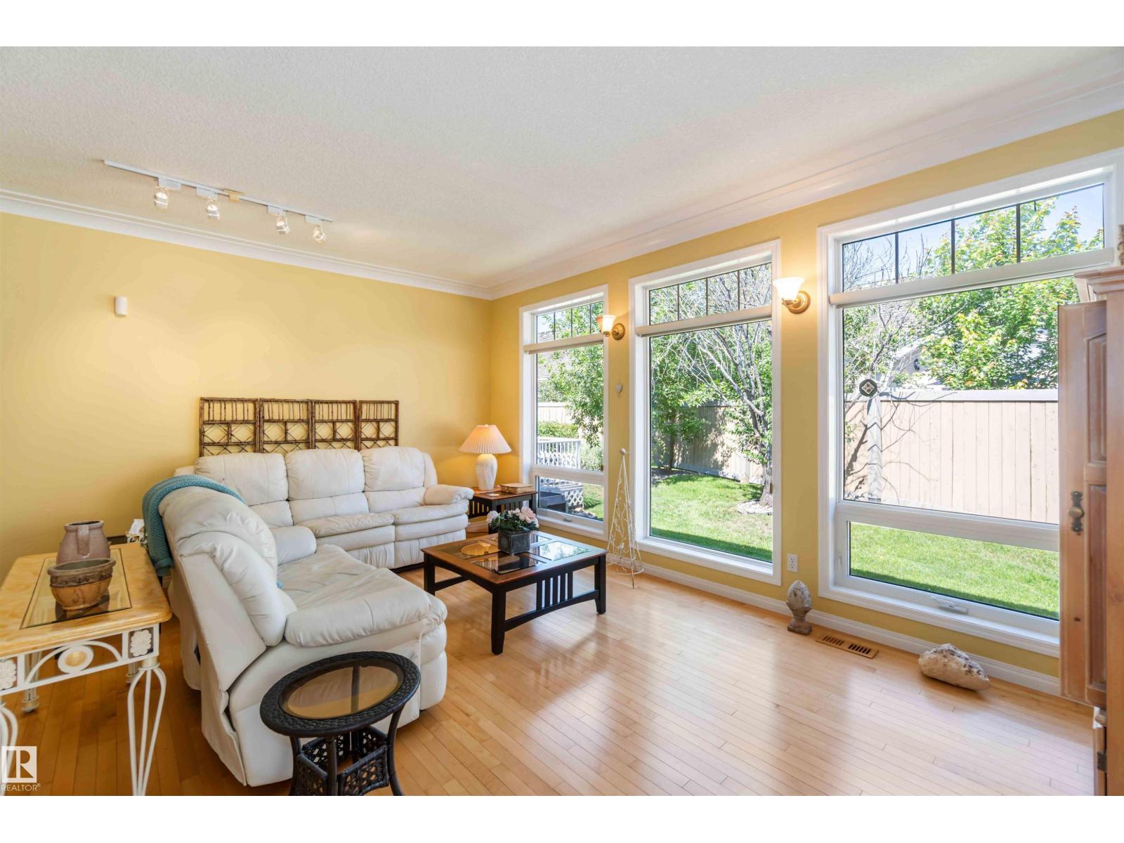 8 BUTTERWORTH PT NW, Edmonton