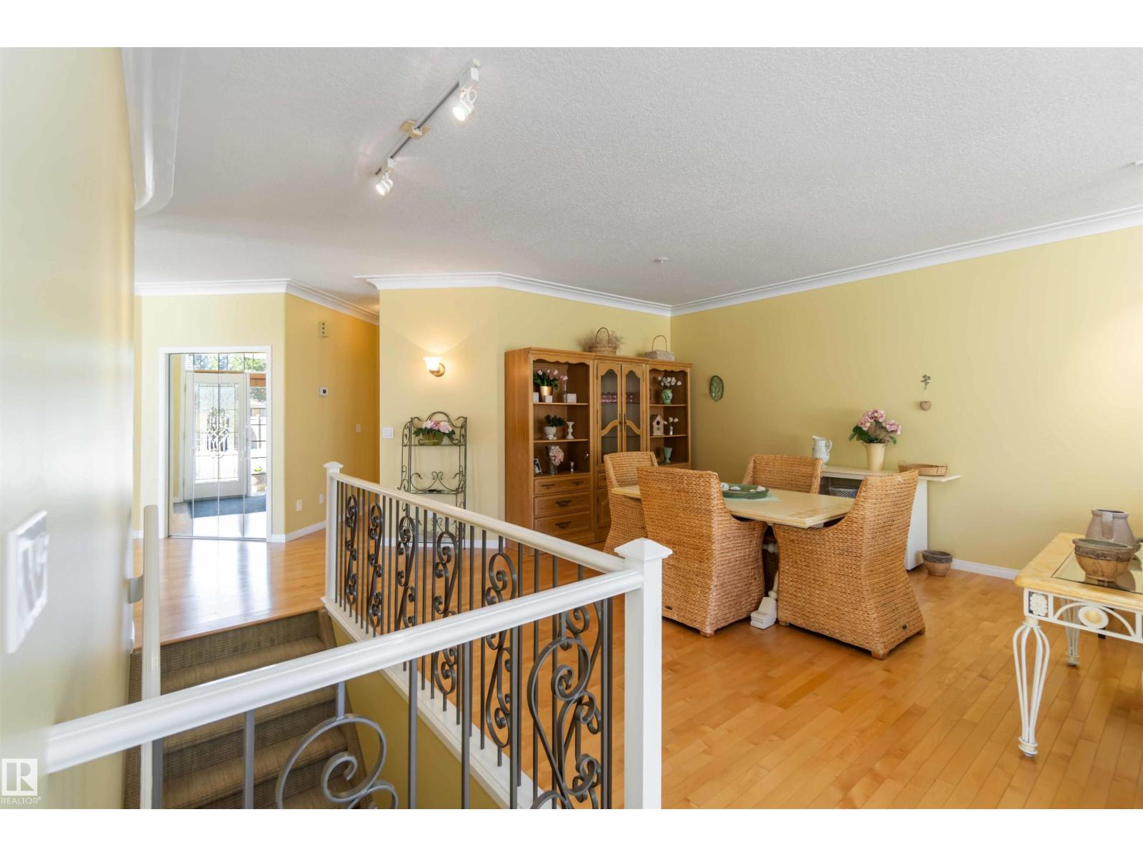 8 BUTTERWORTH PT NW, Edmonton