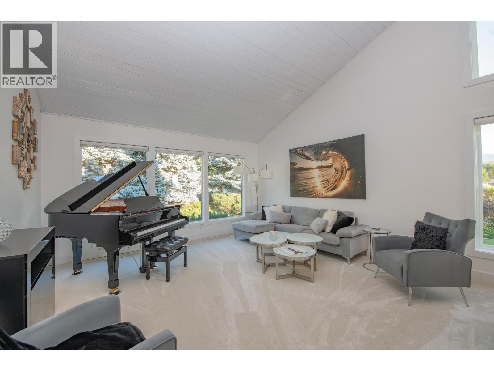  702 Cypress Drive, Coldstream