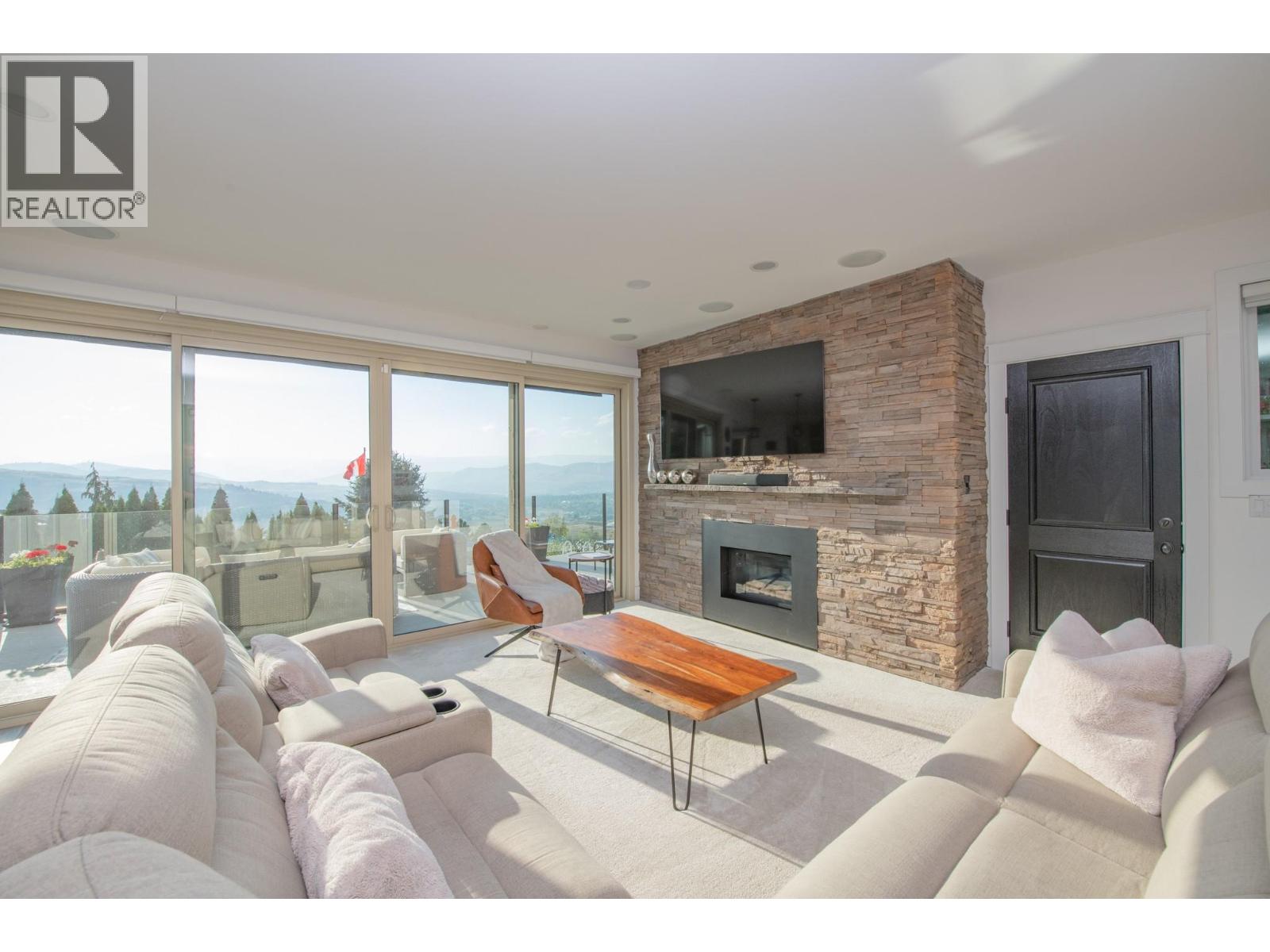  702 Cypress Drive, Coldstream