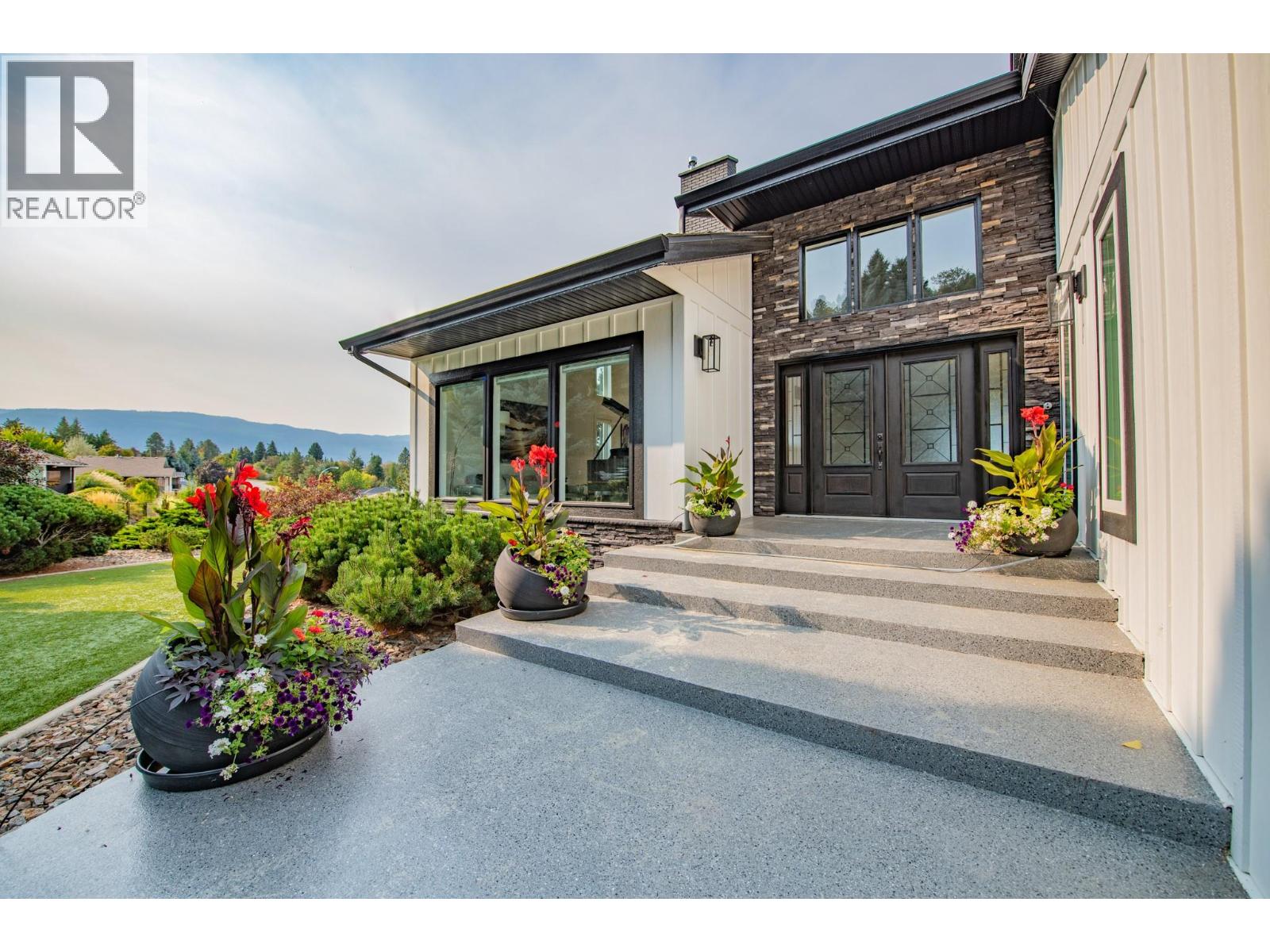  702 Cypress Drive, Coldstream