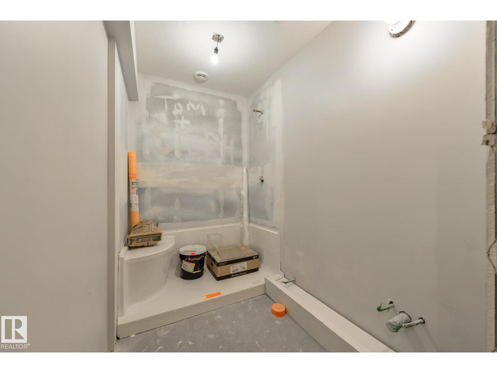 4126 6A ST NW, Edmonton