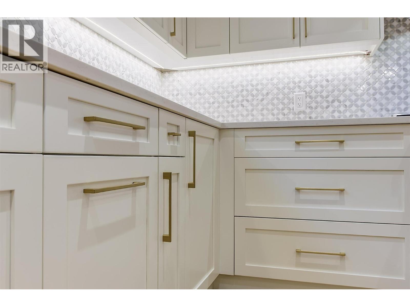 5066 MORRISON COURT - 17