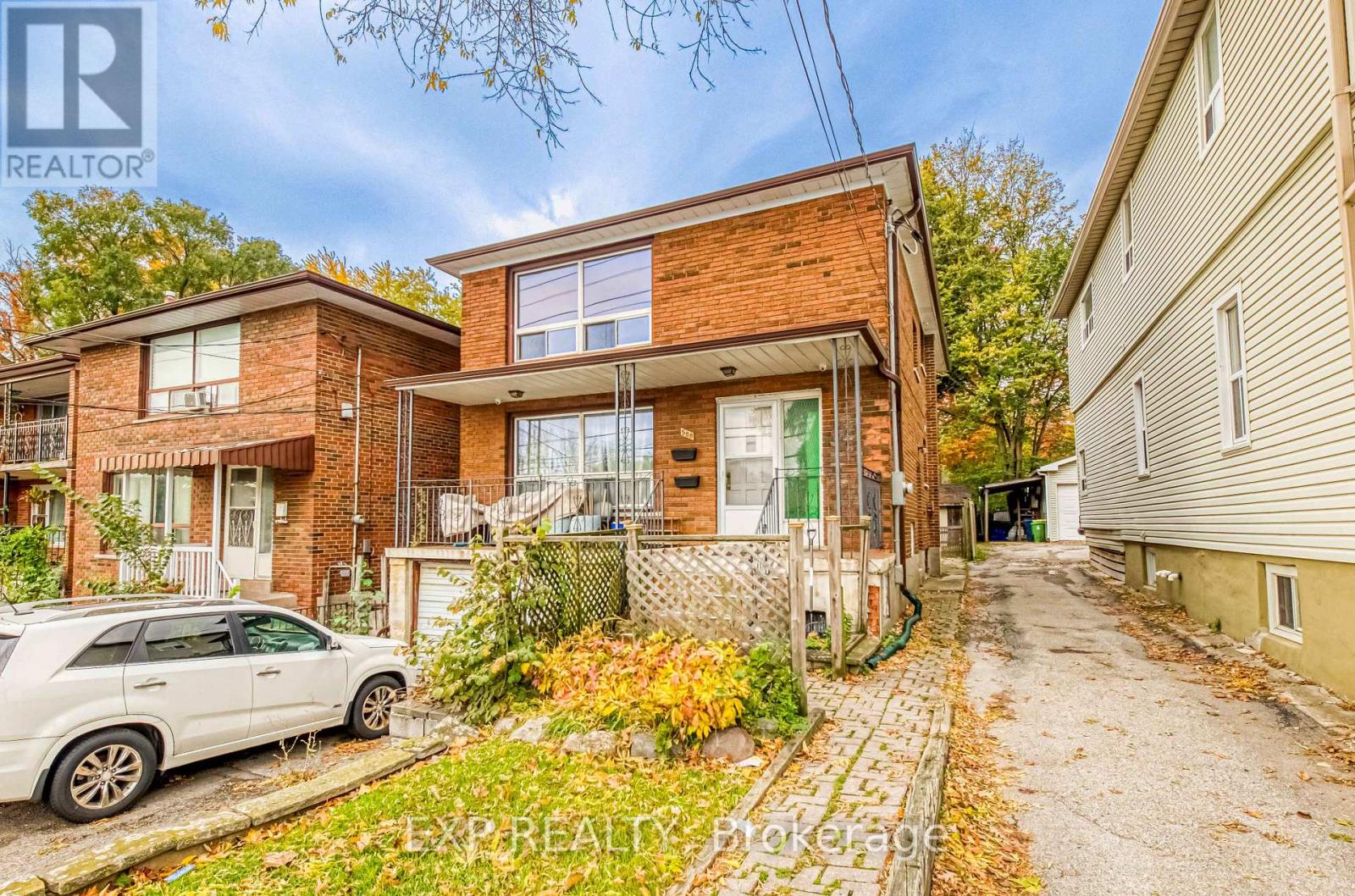 Listing photo of 588 WARDEN AVENUE