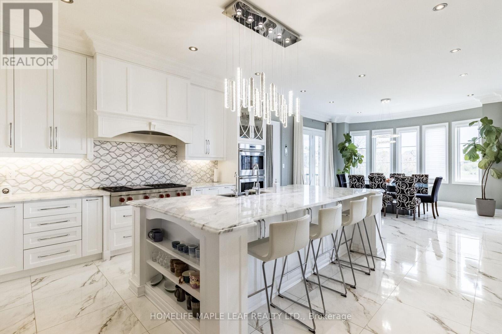 44 HERRINGBONE CRESCENT - 11
