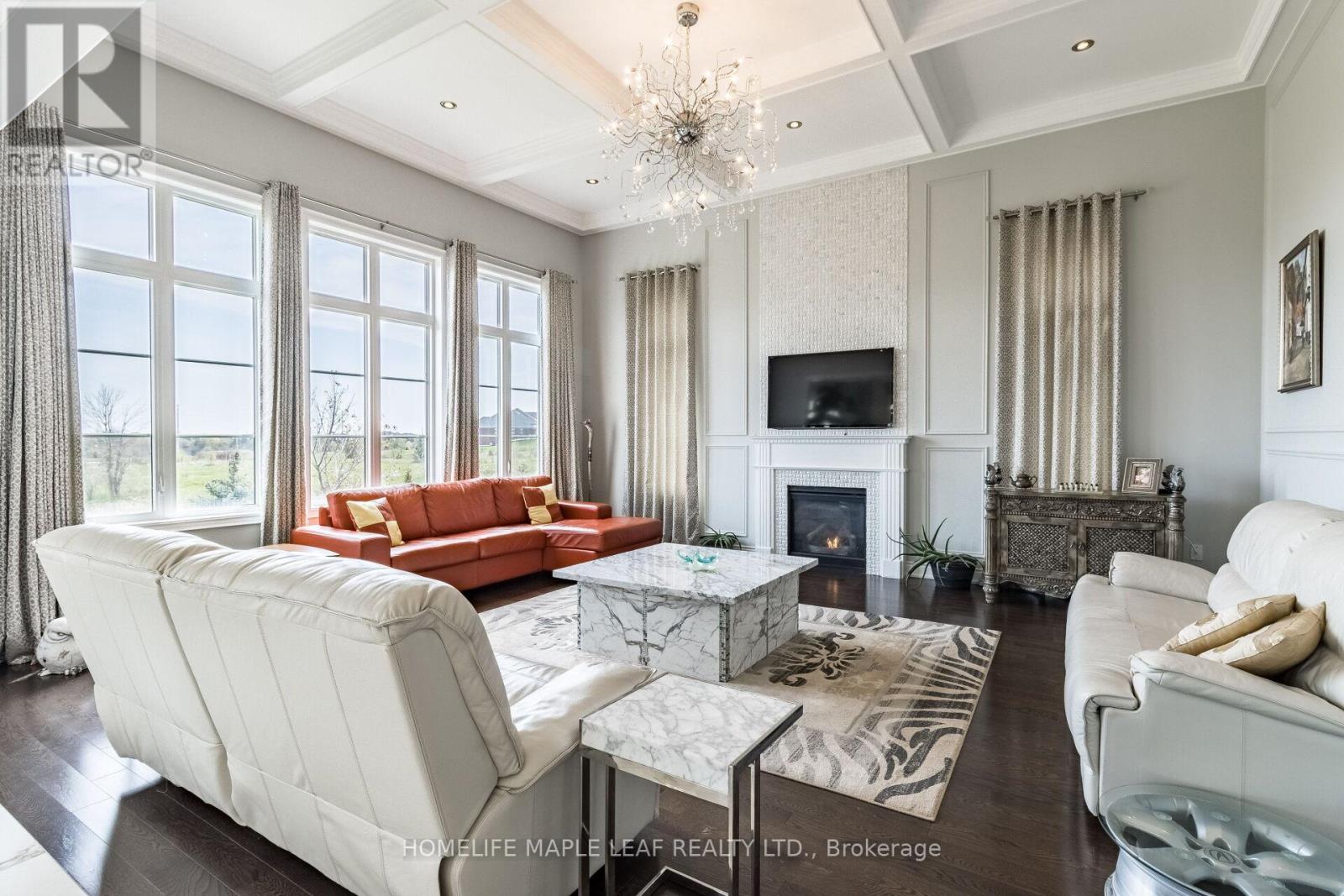 44 HERRINGBONE CRESCENT - 16