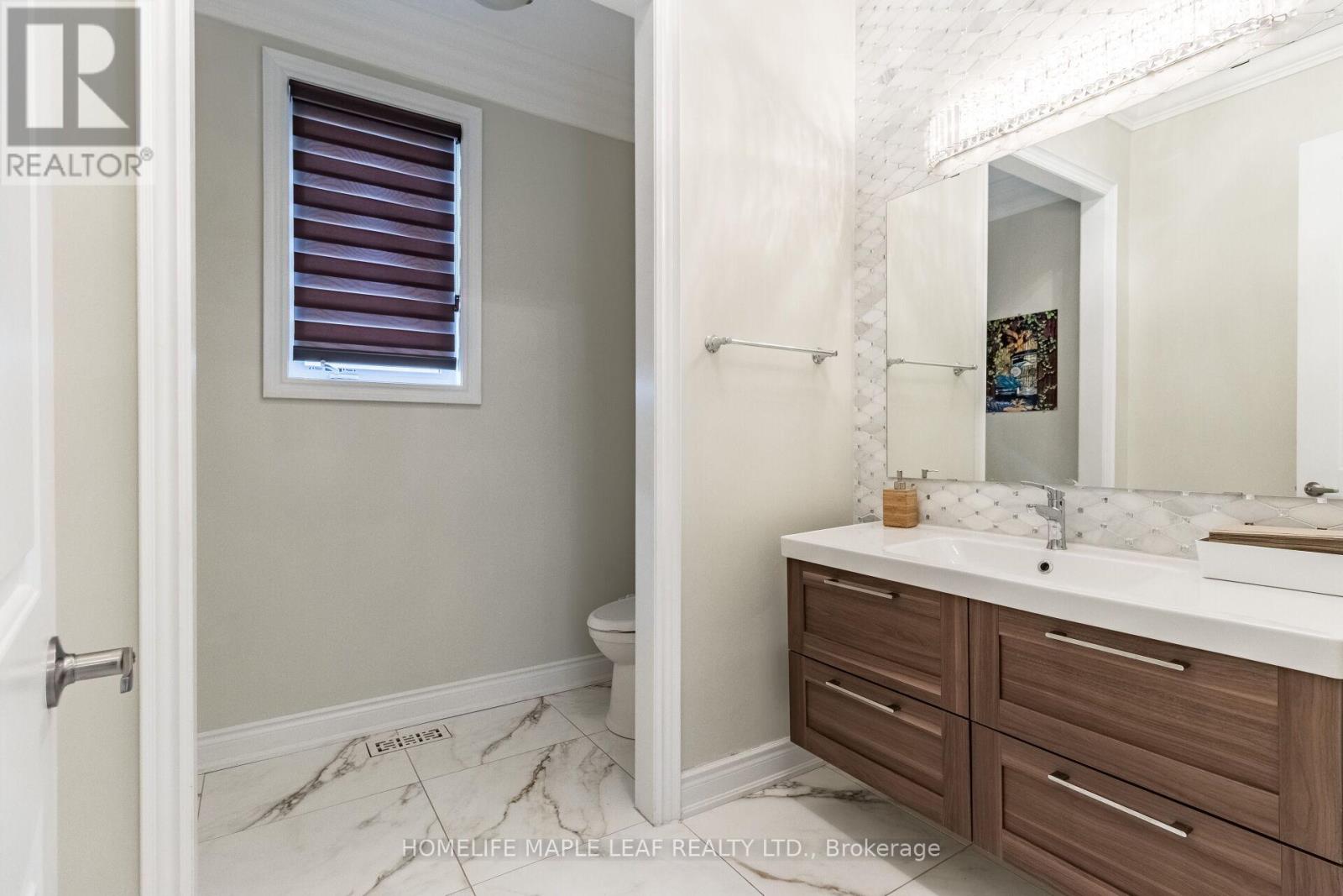 44 HERRINGBONE CRESCENT - 18
