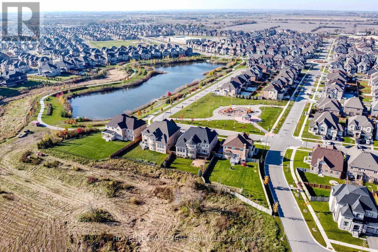 44 HERRINGBONE CRESCENT - 2