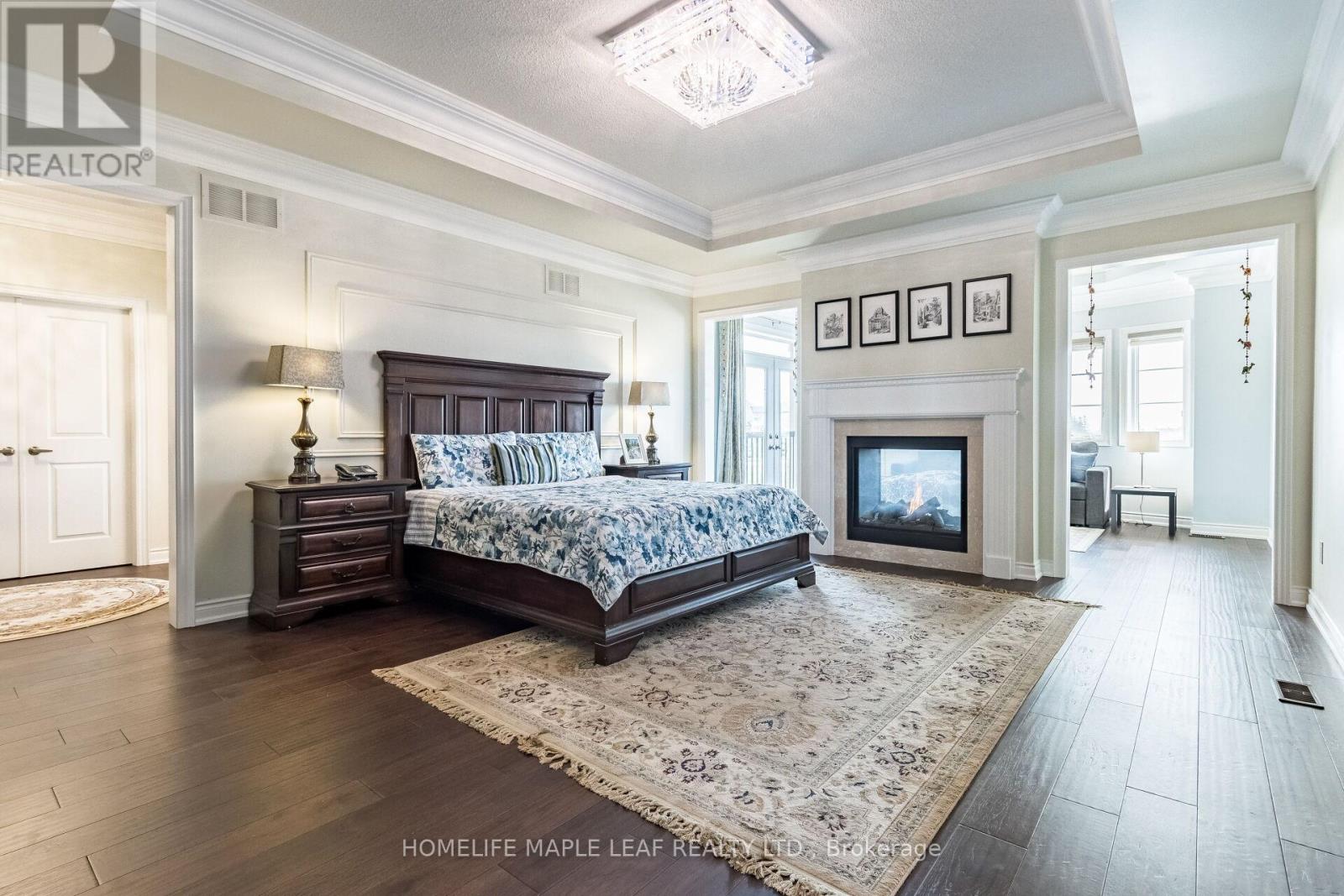 44 HERRINGBONE CRESCENT - 23