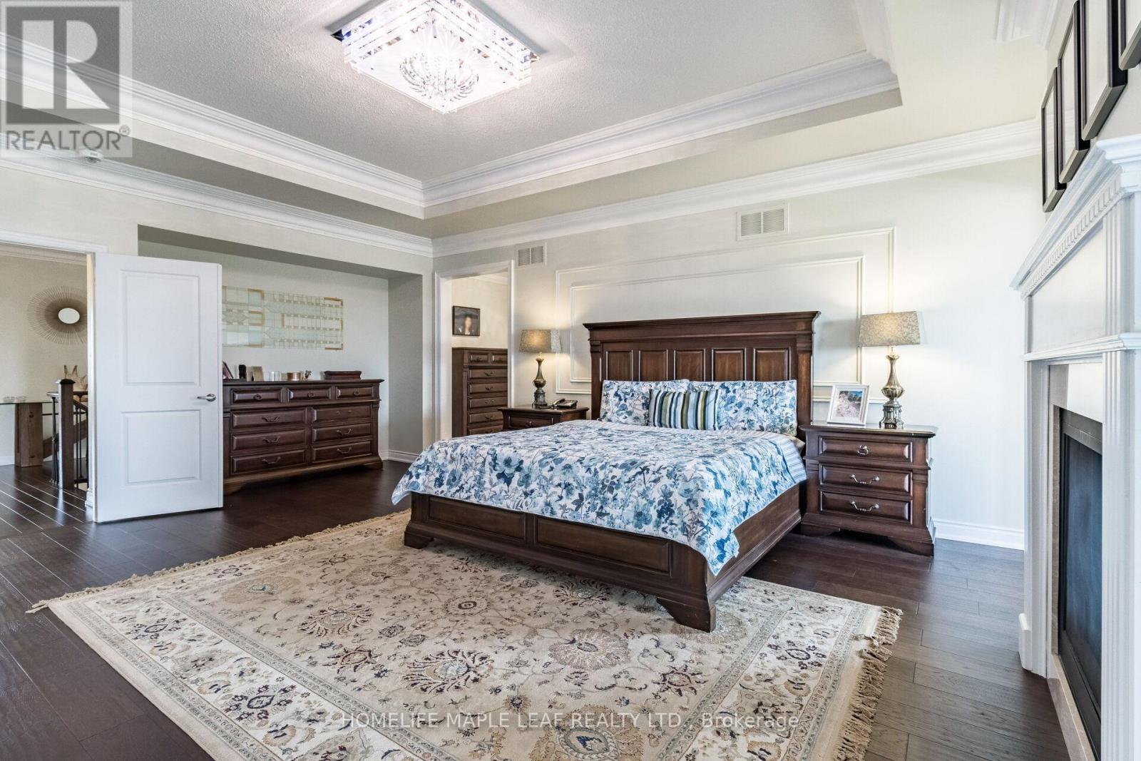 44 HERRINGBONE CRESCENT - 24