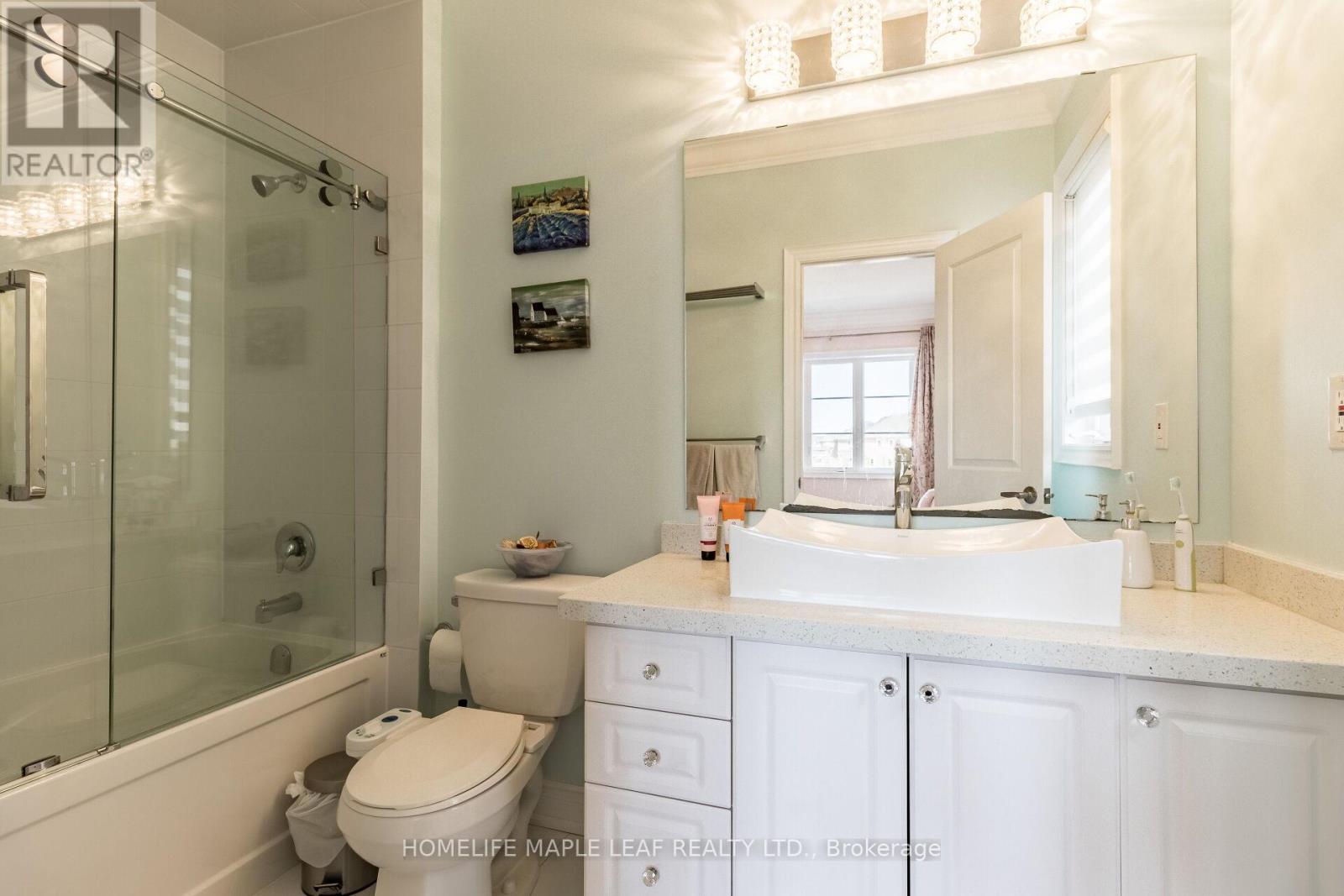 44 HERRINGBONE CRESCENT - 30