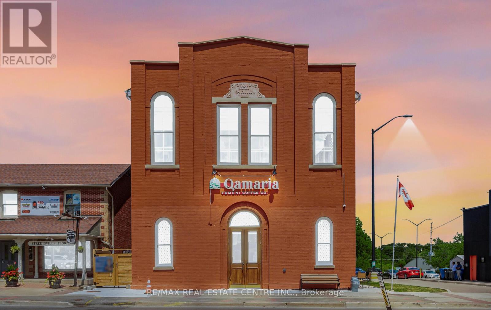 204 - 271 QUEEN STREET S