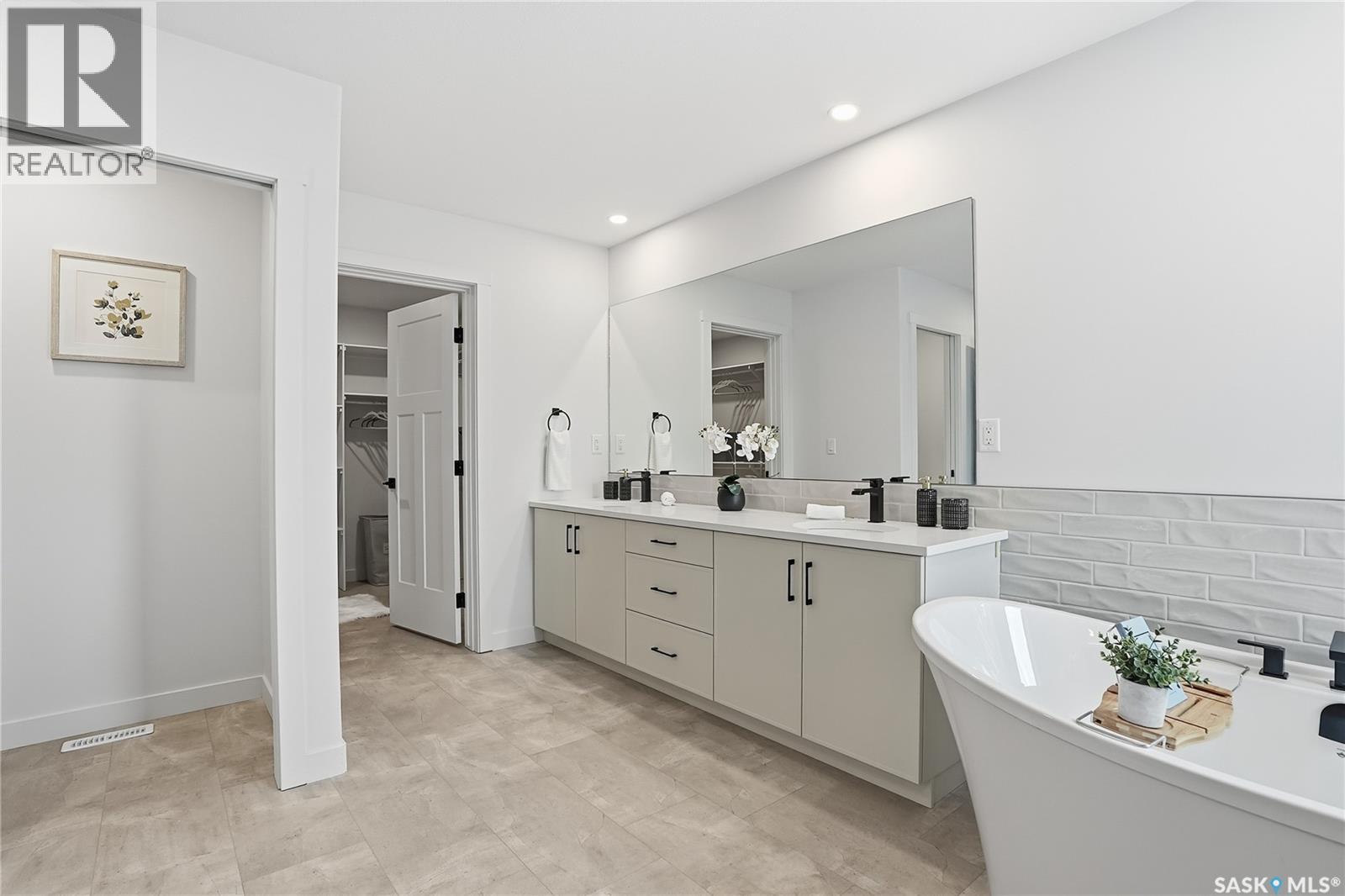 150 HAVERSTOCK CRESCENT - 28