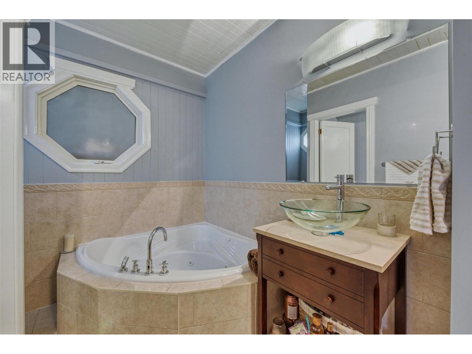 6926 Rugg Road, Vernon