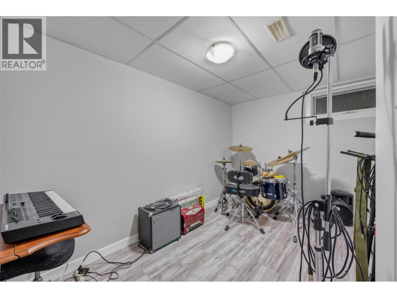 6926 Rugg Road, Vernon