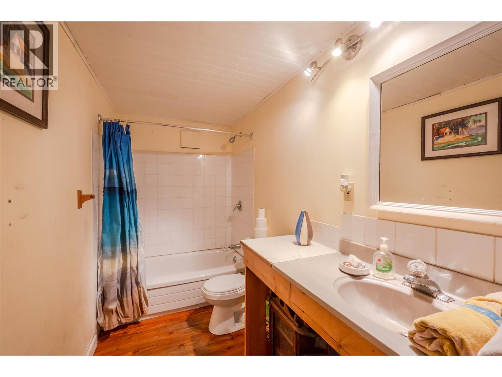 22797 Garnet Valley Road, Summerland