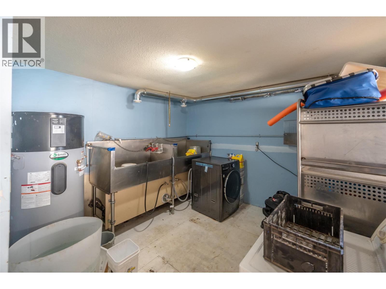 22797 Garnet Valley Road, Summerland