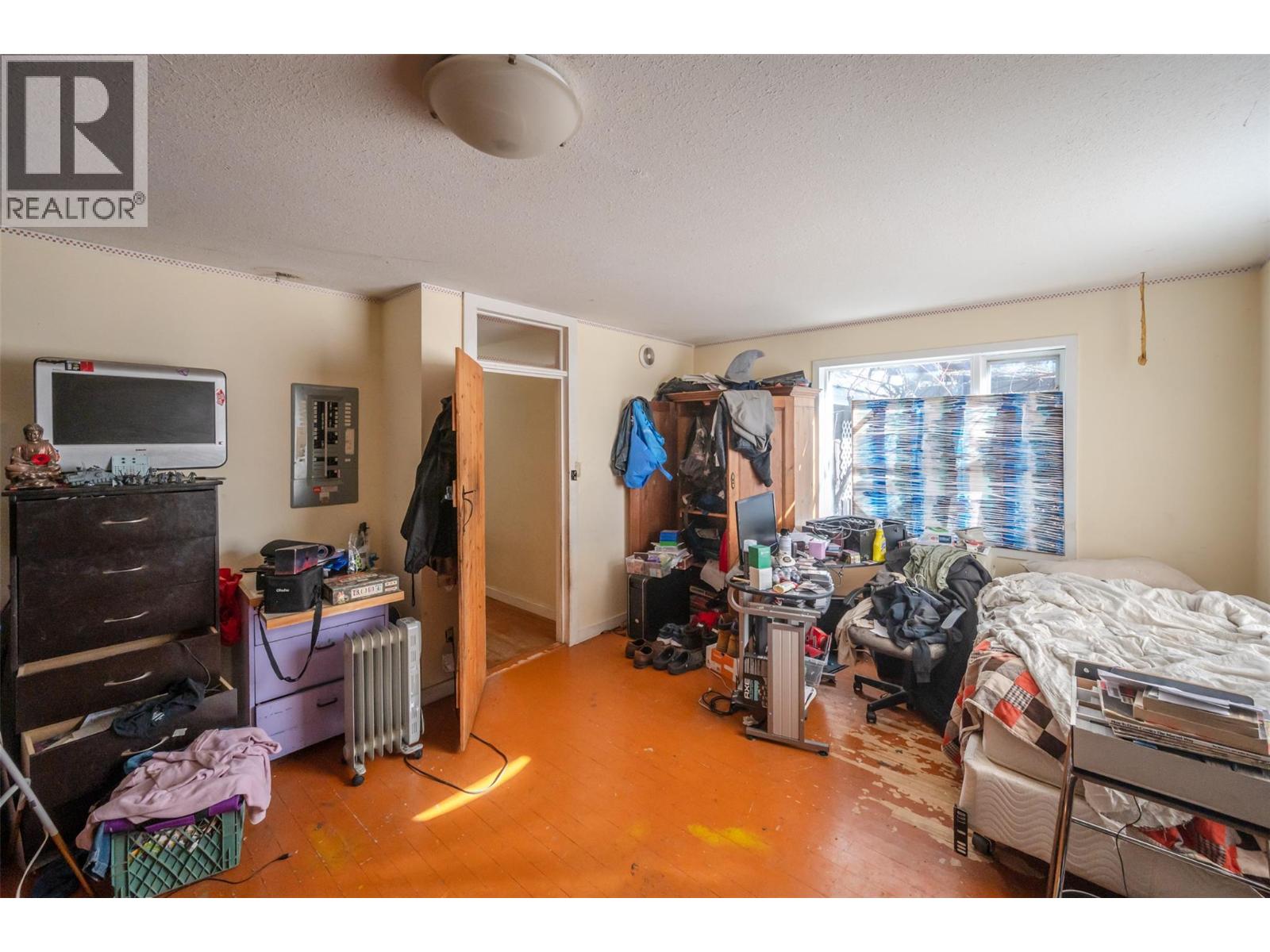 22797 Garnet Valley Road, Summerland