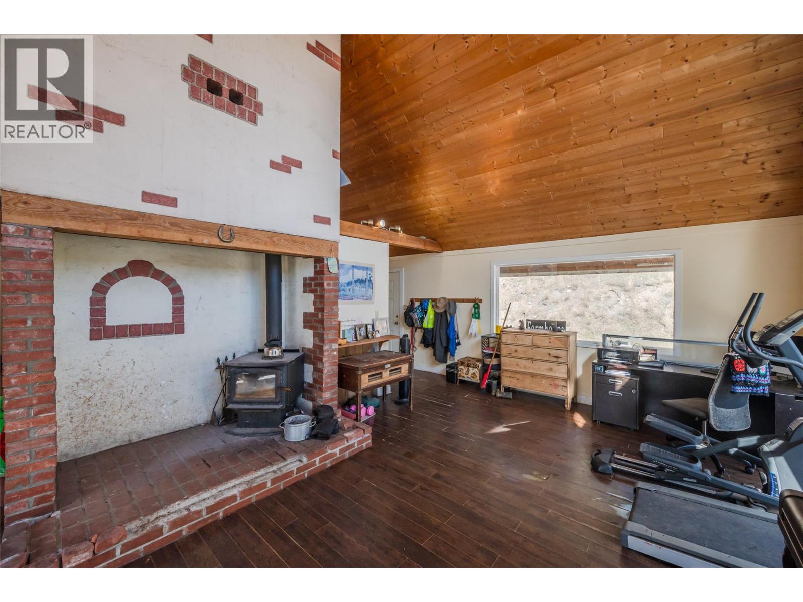 22797 Garnet Valley Road, Summerland