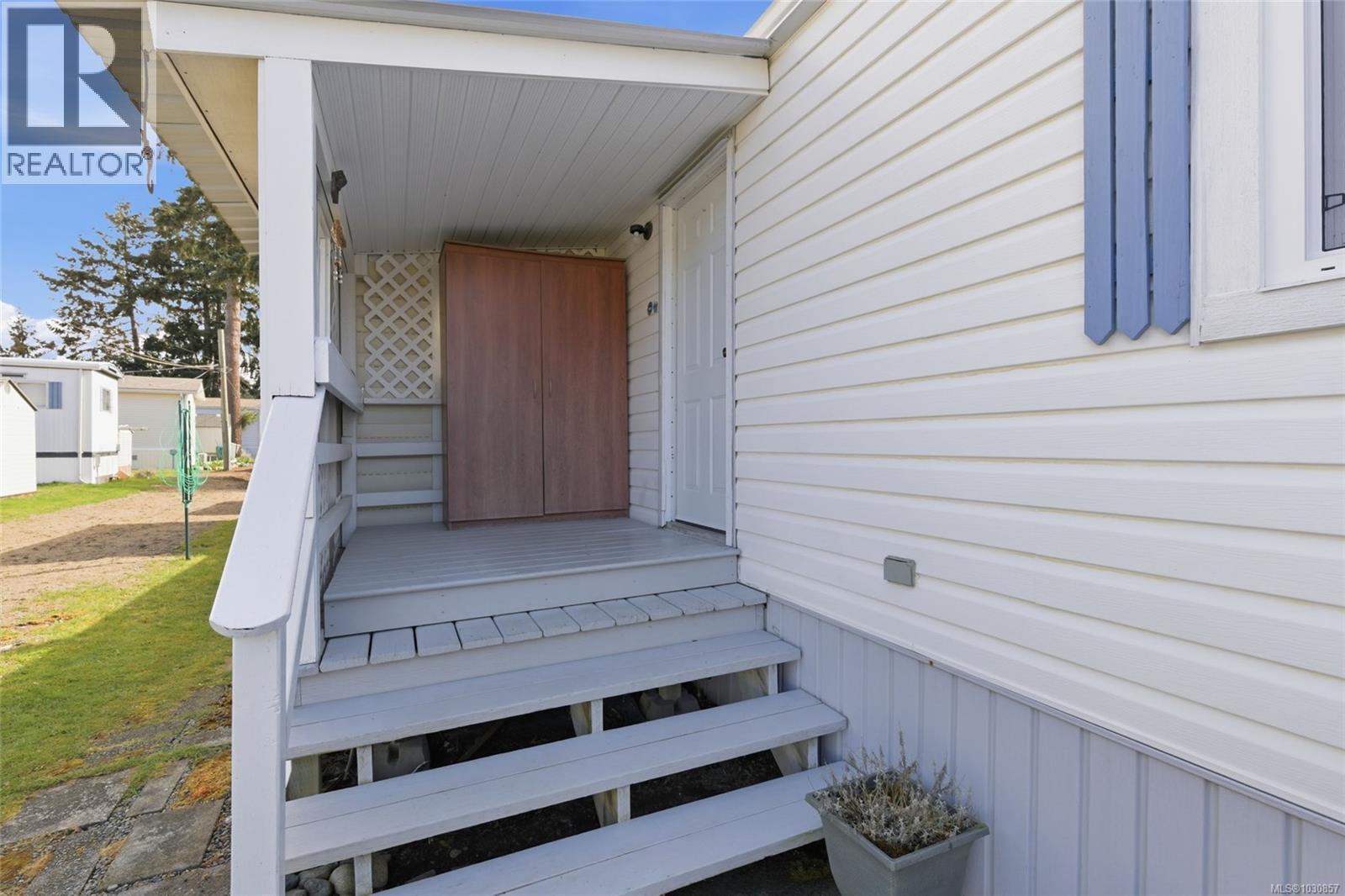 11 150 Corfield St N, Parksville